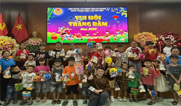 CÔNG ĐOÀN CƠ SỞ TRUNG TÂM Y TẾ TÂN HIỆP TỔ CHỨC “ĐÊM VUI HỘI TRĂNG RẰM” CHĂM LO CHO THIẾU NHI